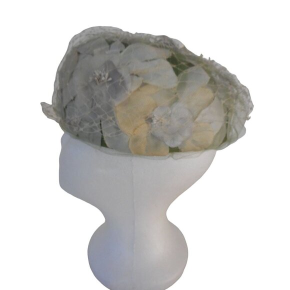 Vintage Women's Floral Capulet Hat with netting Blue Greens Union Made - Picture 3 of 8